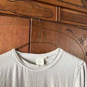 softestttt women’s top 🩶